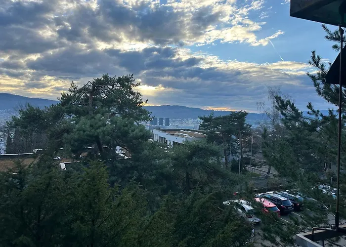 Lovely Room, 15 Min From Center, Mountain View Pansiyon